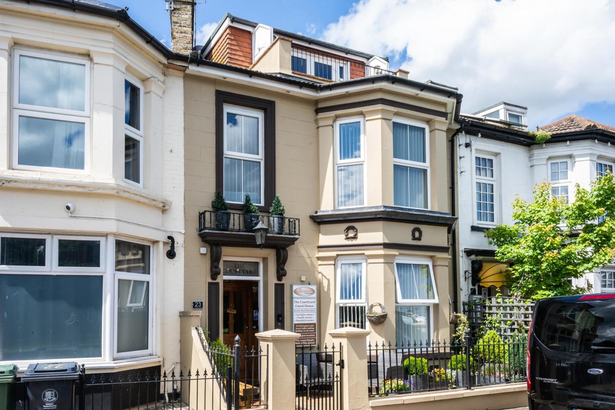 The Courtyard Guest House Great Yarmouth Buitenkant foto