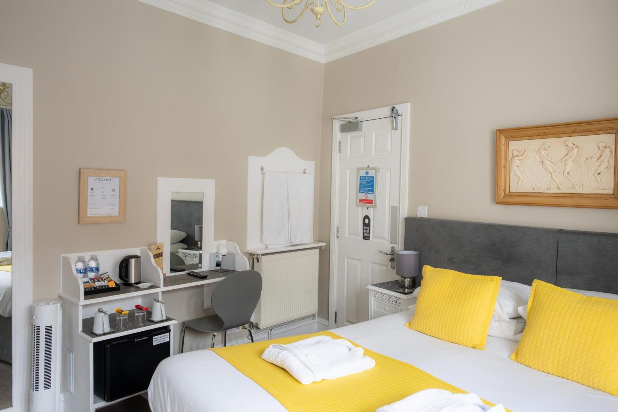 The Courtyard Guest House Great Yarmouth Buitenkant foto
