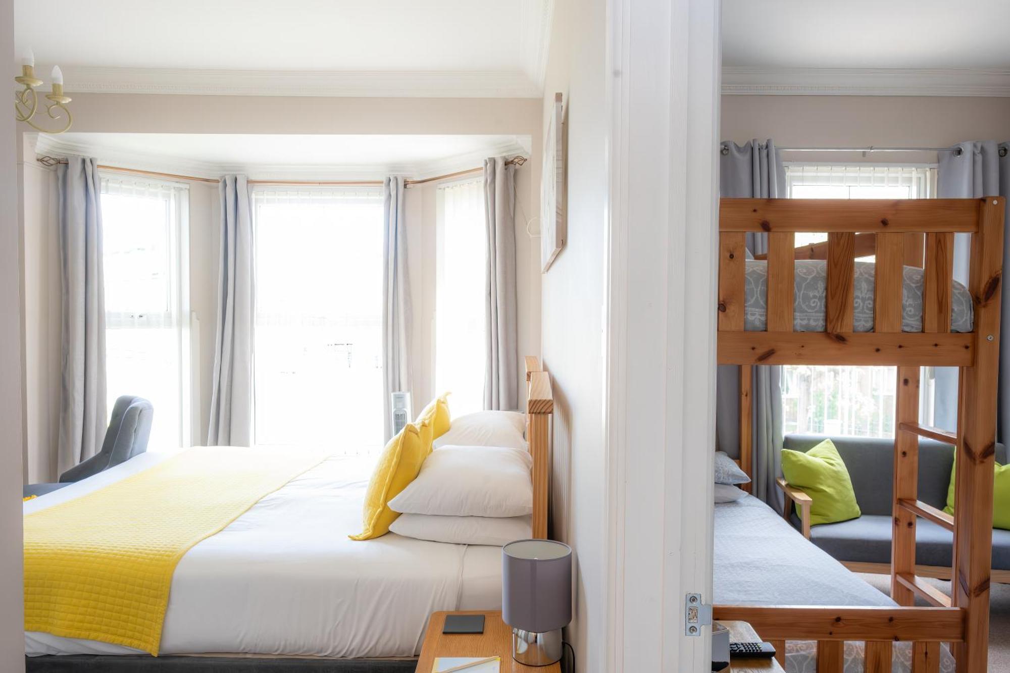 The Courtyard Guest House Great Yarmouth Buitenkant foto