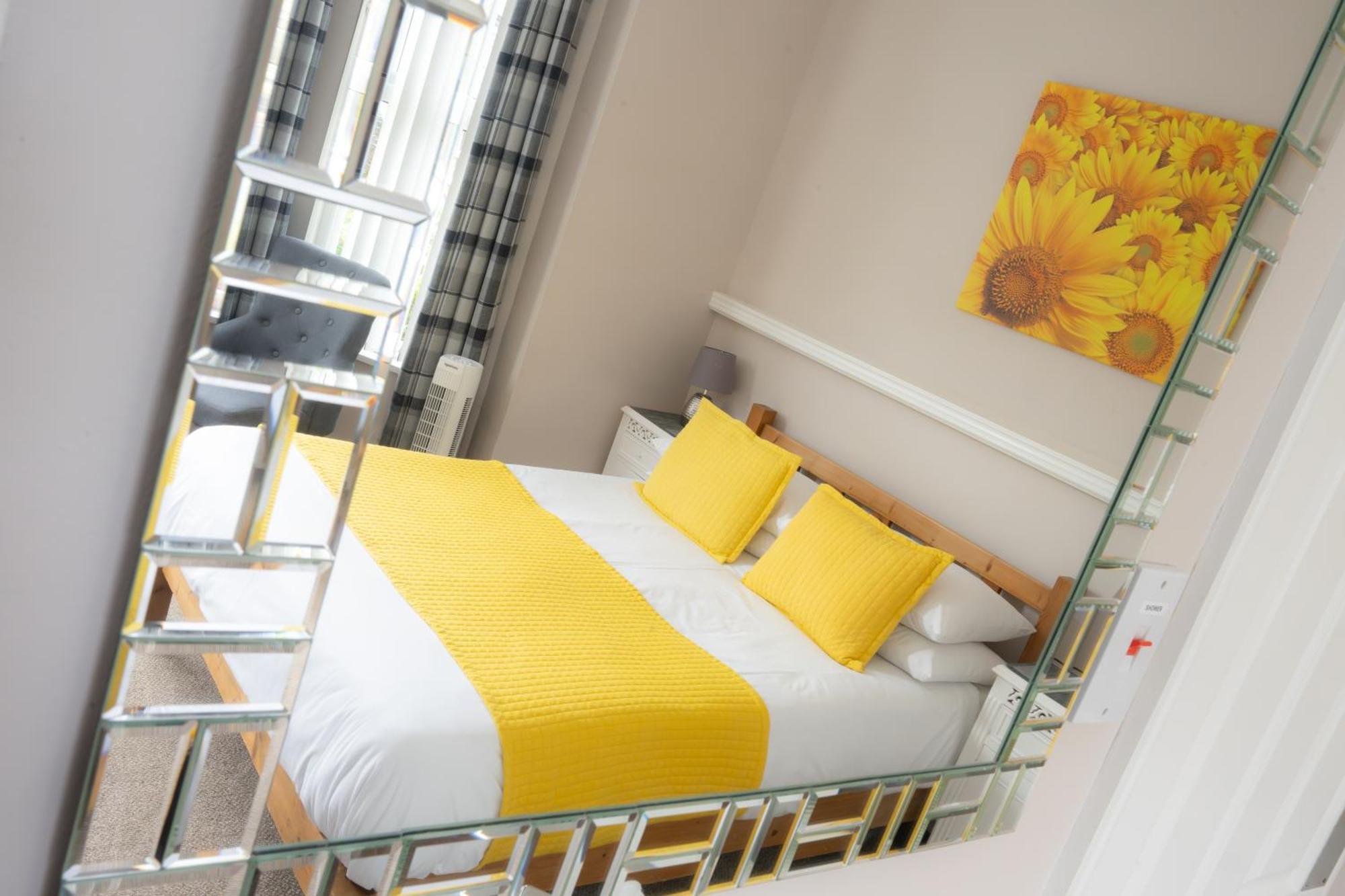 The Courtyard Guest House Great Yarmouth Buitenkant foto