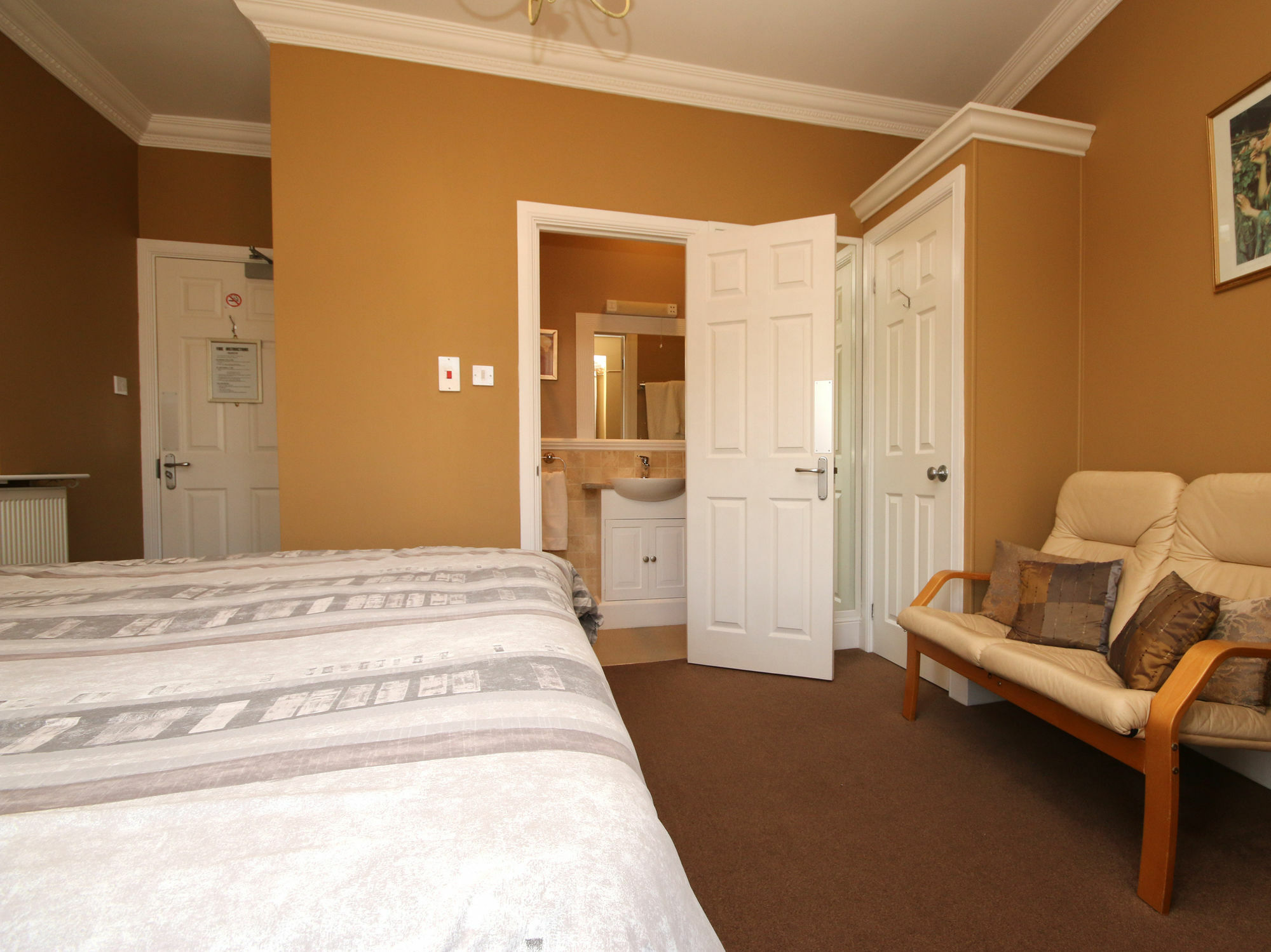 The Courtyard Guest House Great Yarmouth Buitenkant foto